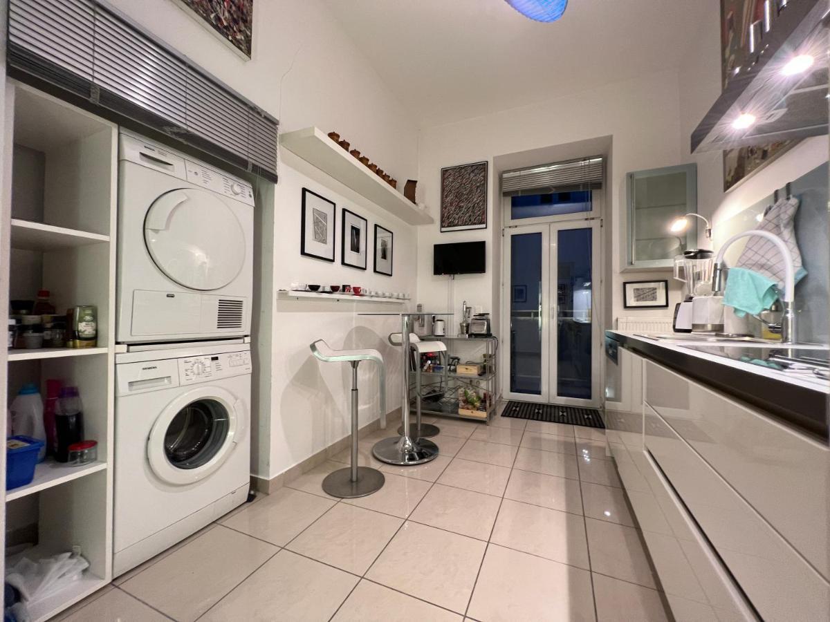 Vienna Design Apartment: Stylish Stay Near Schönbrunn with Parking & Netflix Exterior photo